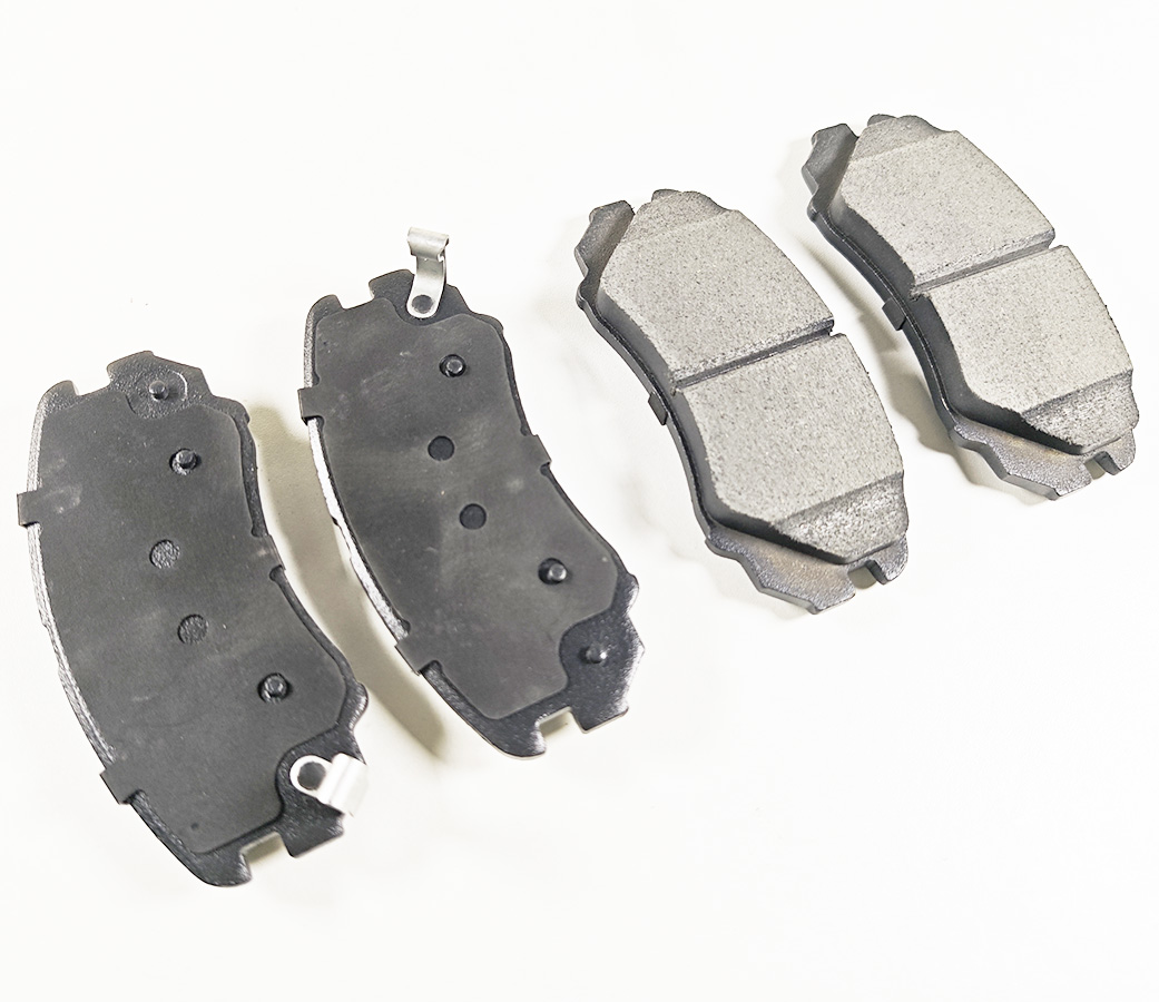 картинка Колодки тормозные передние Chery Tiggo 7 Pro, Tiggo 8/8 Pro; Exeed LX; Omoda C5 204000680AA от магазина Компания+